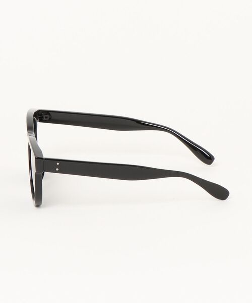 Narcissus(ナルシス)の「【ユニセックスデザイン】 ウェリントンサングラス UVカット カラーサングラス(サングラス・レディース・レッド/ブラック・FREE)」の13枚目の写真