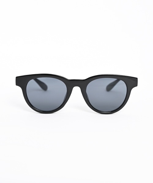 Narcissus(ナルシス)の「【ユニセックスデザイン】 ウェリントンサングラス UVカット カラーサングラス(サングラス・レディース・レッド/ブラック・FREE)」の6枚目の写真