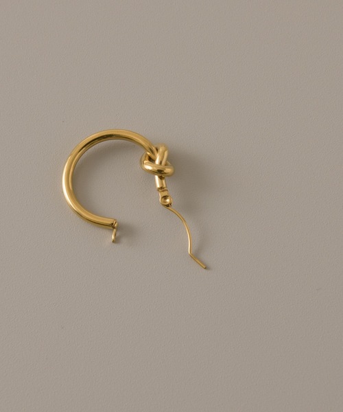 muku(ムク)の「PIERCE/KNOT WIRE(ピアス(両耳用)・レディース・シルバー/ゴールド・FREE)」の13枚目の写真