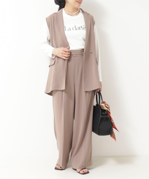 MICO COULIER(ミコクリエ)の「《防水・防汚・防油》トリプルケア ロゴプリントプルオーバー(Tシャツ/カットソー・レディース・オフホワイト/ベージュ/グレー・38)」の4枚目の写真