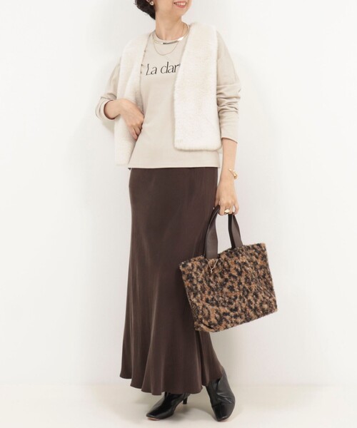 MICO COULIER(ミコクリエ)の「《防水・防汚・防油》トリプルケア ロゴプリントプルオーバー(Tシャツ/カットソー・レディース・オフホワイト/ベージュ/グレー・38)」の15枚目の写真