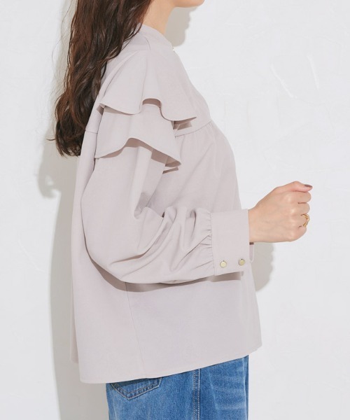 Pierrot(ピエロ)の「【接触冷感/UV/ウォッシャブル】ラッフルショルダーTブラウス(シャツ/ブラウス・レディース・ベージュ/ネイビー/グレー/オフホワイト・L/M)」の20枚目の写真