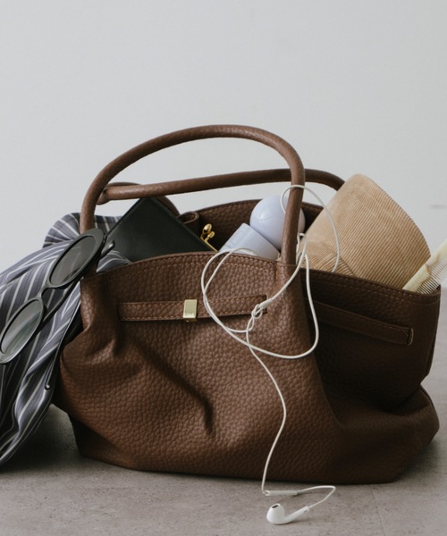 DRWCYS（ドロシーズ）の「レザータッチワイドバッグ（トートバッグ・レディース・ブラック/ブラウン・FREE）」の2枚目の写真