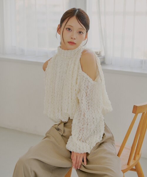 Chico(チコ)の「袖スリットボリュームアメスリブラウス(シャツ/ブラウス・レディース・ピンク/チャコールグレー/アイボリー・FREE)」の7枚目の写真
