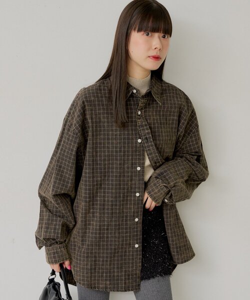 WHIMSIC（ウィムジック）の「【UNISEX】アシッドウォッシュプラッドシャツ（シャツ/ブラウス・メンズ・ネイビー/ベージュ/ブラウン・FREE）」の2枚目の写真