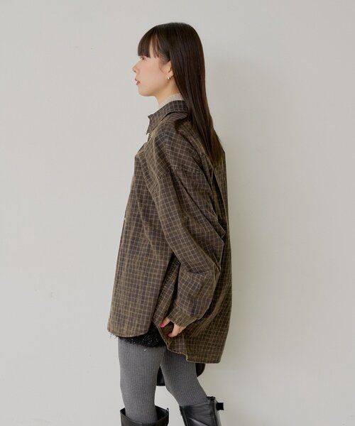 WHIMSIC（ウィムジック）の「【UNISEX】アシッドウォッシュプラッドシャツ（シャツ/ブラウス・メンズ・ネイビー/ベージュ/ブラウン・FREE）」の6枚目の写真