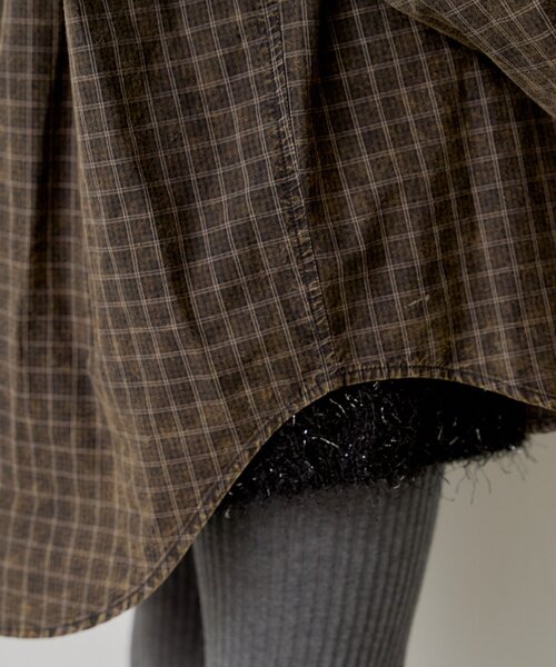 WHIMSIC（ウィムジック）の「【UNISEX】アシッドウォッシュプラッドシャツ（シャツ/ブラウス・メンズ・ネイビー/ベージュ/ブラウン・FREE）」の12枚目の写真