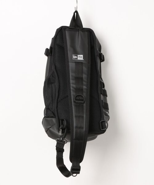 NEW ERA(ニューエラ)の「NEW ERA/ニューエラ ボディバッグ スリングボディバッグ 12L TPU ブラック 14521309(ボディバッグ/ウエストポーチ・メンズ・ブラック・FREE)」の16枚目の写真