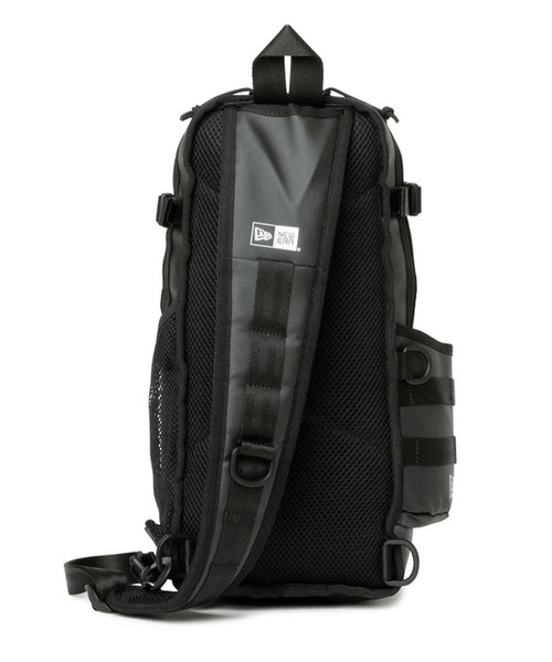 NEW ERA(ニューエラ)の「NEW ERA/ニューエラ ボディバッグ スリングボディバッグ 12L TPU ブラック 14521309(ボディバッグ/ウエストポーチ・メンズ・ブラック・FREE)」の3枚目の写真