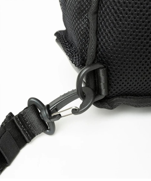 NEW ERA(ニューエラ)の「NEW ERA/ニューエラ ボディバッグ スリングボディバッグ 12L TPU ブラック 14521309(ボディバッグ/ウエストポーチ・メンズ・ブラック・FREE)」の10枚目の写真