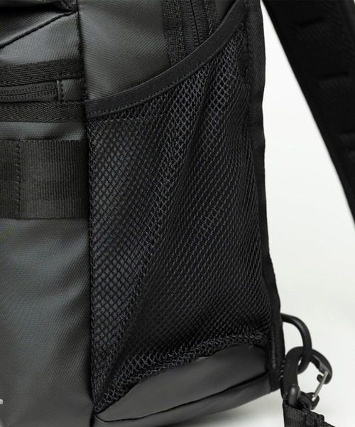 NEW ERA(ニューエラ)の「NEW ERA/ニューエラ ボディバッグ スリングボディバッグ 12L TPU ブラック 14521309(ボディバッグ/ウエストポーチ・メンズ・ブラック・FREE)」の11枚目の写真