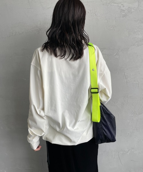 +phenix（プラスフェニックス）の「[＋phenix/プラスフェニックス] 別注 ワンポイント刺繍ロゴ ドローコードロンT（Tシャツ/カットソー・メンズ・ホワイト/ブラック/グレイッシュベージュ/チャコールグレー・M/L/XL）」の6枚目の写真