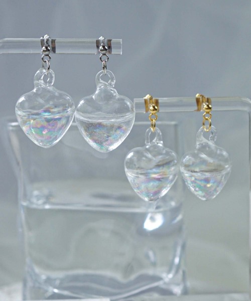 CERCA(チェルカ)の「jolie minette/お水入り オーロラ ガラス ピアス/アレルギー対応(ピアス(両耳用)・レディース・シルバー/シルバー系その他/ゴールド/ゴールド系その他/ゴールド系1/シルバー系1・FREE)」の11枚目の写真