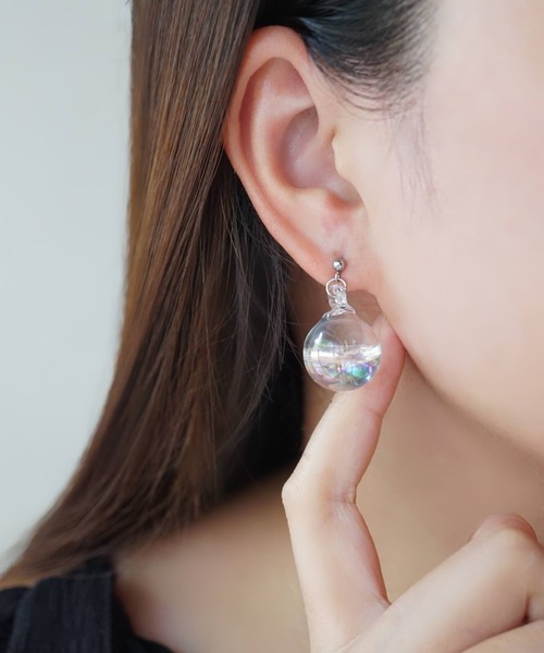 CERCA(チェルカ)の「jolie minette/お水入り オーロラ ガラス ピアス/アレルギー対応(ピアス(両耳用)・レディース・シルバー/シルバー系その他/ゴールド/ゴールド系その他/ゴールド系1/シルバー系1・FREE)」の15枚目の写真