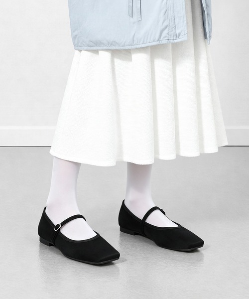 MAMIAN(マミアン)の「スクエアトゥ メリージェーン フラット(パンプス・レディース・レオパード/ブラック/ブラック系その他/シルバー/ブラック系その他2・24.5cm/24.0cm/23.5cm/23.0cm/25.0cm/22.5cm)」の4枚目の写真