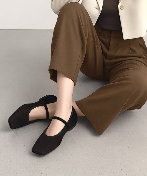 MAMIAN(マミアン)の「スクエアトゥ メリージェーン フラット(パンプス・レディース・レオパード/ブラック/ブラック系その他/シルバー/ブラック系その他2・24.5cm/24.0cm/23.5cm/23.0cm/25.0cm/22.5cm)」の2枚目の写真