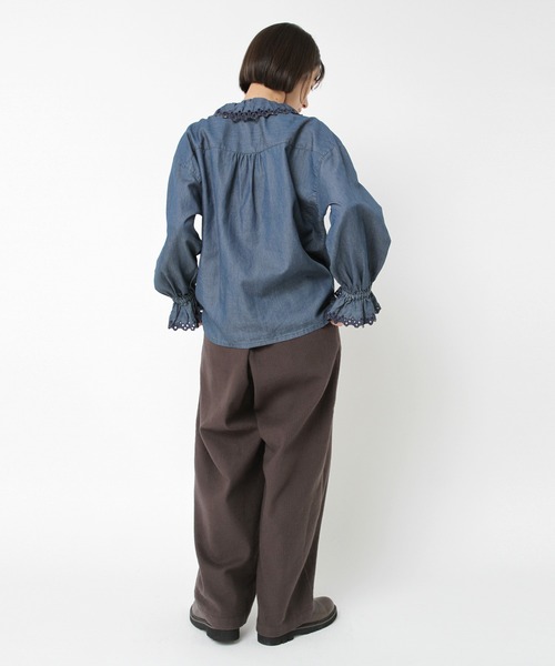 RNA-N(アールエヌエーエヌ)の「B2929 インディゴシャンブレーフリルシャツ(シャツ/ブラウス・レディース・インディゴブルー/ライトインディゴブルー・FREE)」の9枚目の写真