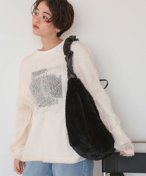 titivate(ティティベイト)の「2wayフェイクファーバッグ(ショルダーバッグ・レディース・グレイッシュベージュ/ブラック/グレー・FREE)」の21枚目の写真