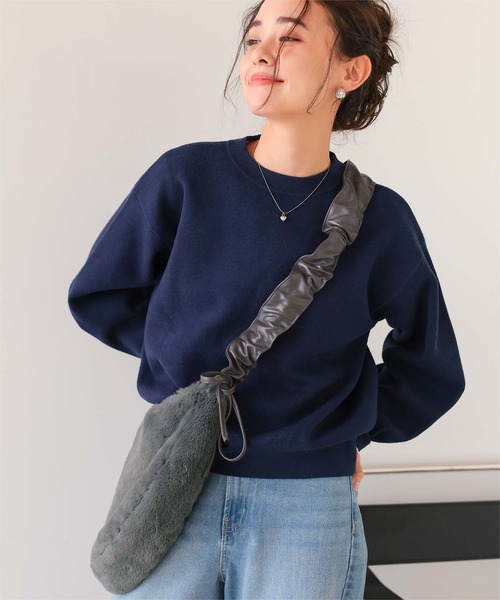 titivate(ティティベイト)の「2wayフェイクファーバッグ(ショルダーバッグ・レディース・グレイッシュベージュ/ブラック/グレー・FREE)」の6枚目の写真