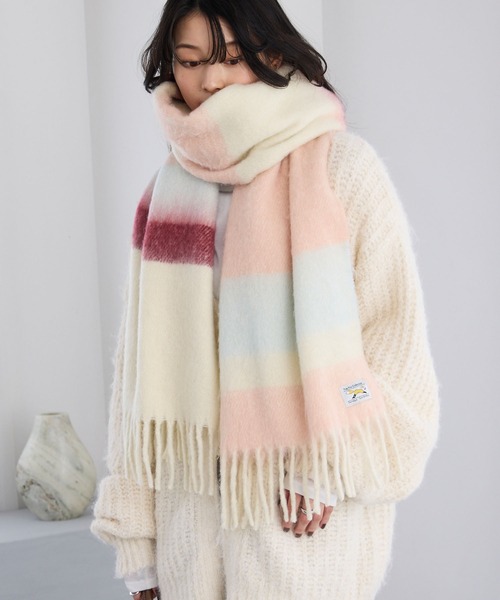 PENNEYS（ぺニーズ）の「PENNEYS/ペニーズ 別注 THE FOX ロゴタグ ボリューム ボーダーマフラー（マフラー・レディース・グレー系/ブルー系2/ブルー系1/ブルー系/ピンク系・FREE）」の21枚目の写真