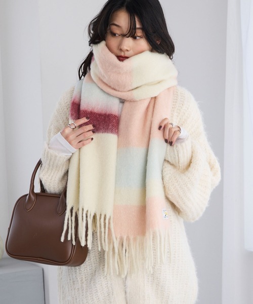 PENNEYS（ぺニーズ）の「PENNEYS/ペニーズ 別注 THE FOX ロゴタグ ボリューム ボーダーマフラー（マフラー・レディース・グレー系/ブルー系2/ブルー系1/ブルー系/ピンク系・FREE）」の22枚目の写真