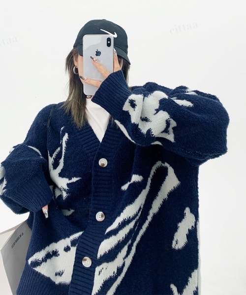 Dalfwin(ダールフィン)の「韓国ファッション 総柄ニットカーディガン(カーディガン/ボレロ・レディース・ネイビー/グレー・FREE)」の18枚目の写真