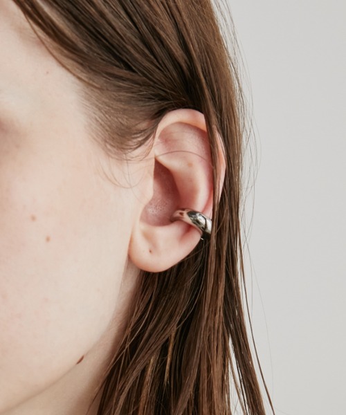 Auntie Rosa Holiday（アンティローザホリデー）の「ミニマルドロップイヤーカフ（イヤーカフ・レディース・シルバー/ゴールド・FREE）」の3枚目の写真