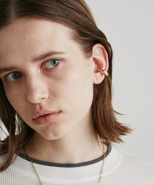 Auntie Rosa Holiday（アンティローザホリデー）の「ミニマルドロップイヤーカフ（イヤーカフ・レディース・シルバー/ゴールド・FREE）」の7枚目の写真