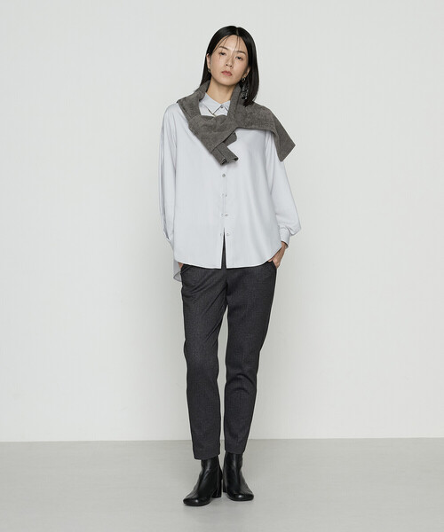 Gabardine K.T(ギャバジンケーティー)の「マイクロスパン タックボリューム袖のブラウス(シャツ/ブラウス・レディース・ライトグレー/ブラック/オフホワイト・9号/7号)」の6枚目の写真