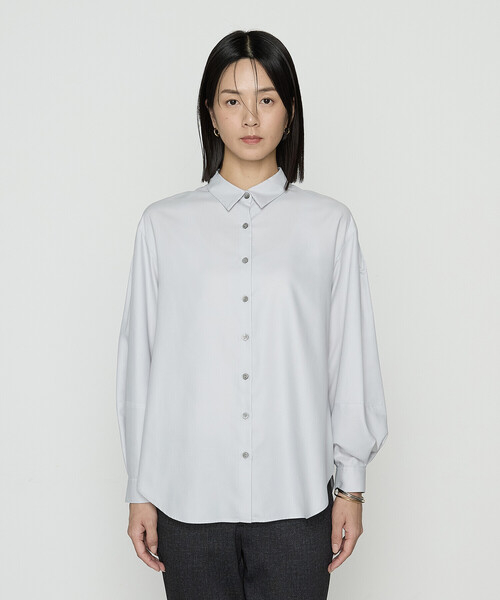 Gabardine K.T(ギャバジンケーティー)の「マイクロスパン タックボリューム袖のブラウス(シャツ/ブラウス・レディース・ライトグレー/ブラック/オフホワイト・9号/7号)」の8枚目の写真