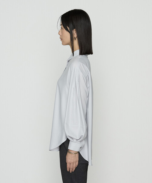 Gabardine K.T(ギャバジンケーティー)の「マイクロスパン タックボリューム袖のブラウス(シャツ/ブラウス・レディース・ライトグレー/ブラック/オフホワイト・9号/7号)」の9枚目の写真