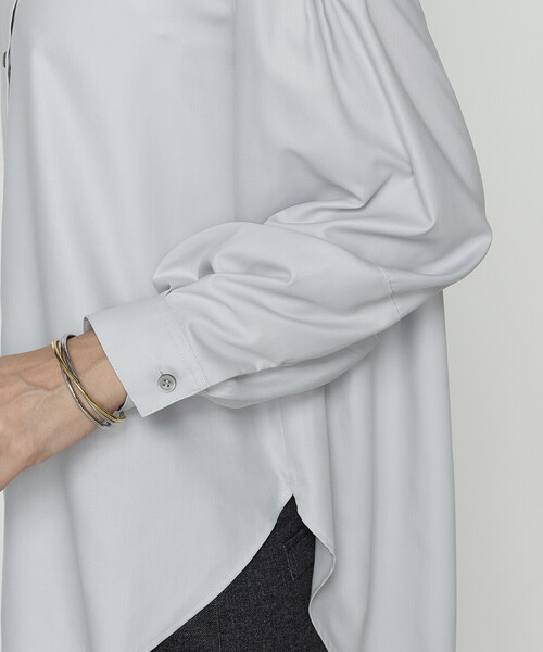 Gabardine K.T(ギャバジンケーティー)の「マイクロスパン タックボリューム袖のブラウス(シャツ/ブラウス・レディース・ライトグレー/ブラック/オフホワイト・9号/7号)」の12枚目の写真