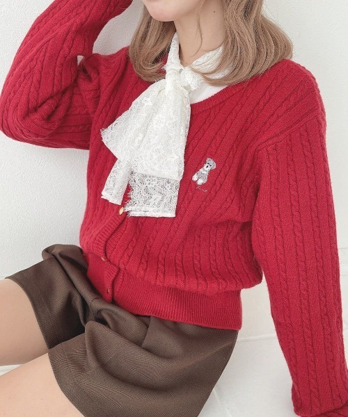 F i.n.t(フィント)の「シュナウザーケーブルニットカーディガン(カーディガン/ボレロ・レディース・ブルーグレー/アイボリー/レッド・FREE)」の10枚目の写真