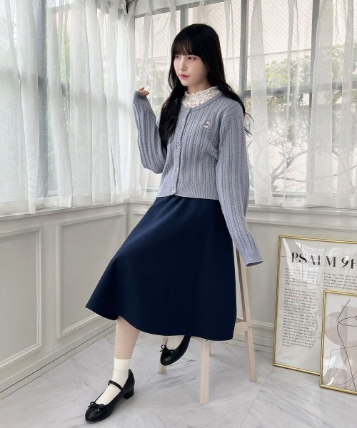 F i.n.t(フィント)の「シュナウザーケーブルニットカーディガン(カーディガン/ボレロ・レディース・ブルーグレー/アイボリー/レッド・FREE)」の13枚目の写真