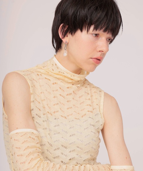 DRESSLAVE(ドレスレイブ)の「sleeveless pull & armwarmer(スリーブレスレースプルオーバー&アームウォーマー)(Tシャツ/カットソー・レディース・ブラック/ベージュ・38)」の5枚目の写真