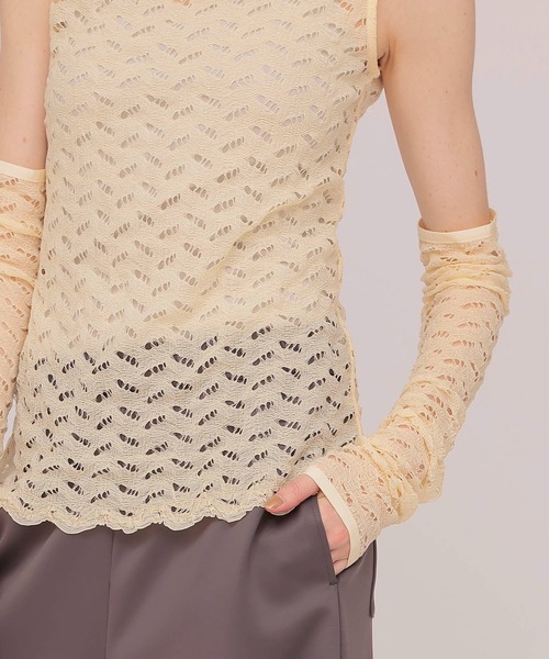 DRESSLAVE(ドレスレイブ)の「sleeveless pull & armwarmer(スリーブレスレースプルオーバー&アームウォーマー)(Tシャツ/カットソー・レディース・ブラック/ベージュ・38)」の6枚目の写真