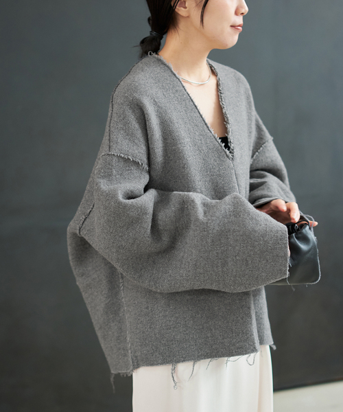 plage(プラージュ)の「R’IAM シルエットブラウス(シャツ/ブラウス・レディース・アイボリー/チャコールグレー・FREE)」の14枚目の写真