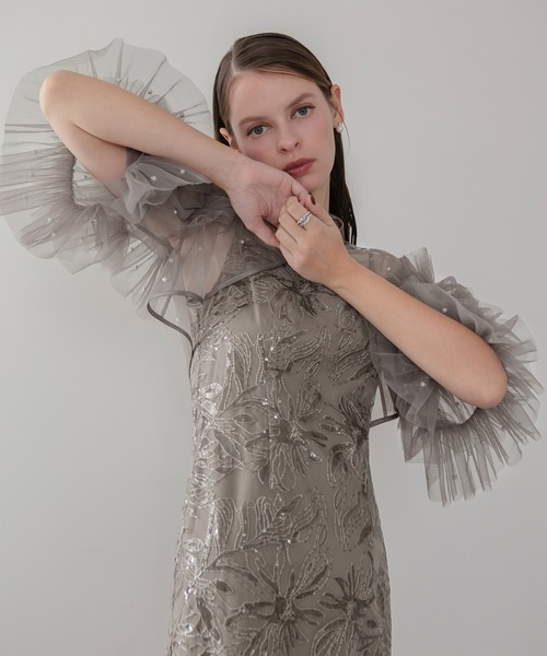 Leja（レジャ）の「【LEJA】チュールフリルスリーブIラインワンピースドレス2点セット 美脚効果結婚式 パーティードレス 成人式 二次会 同窓会 お呼ばれ オケージョン 20代 30代（ドレス・レディース・ブラック/グレー・SMALL/MEDIUM）」の6枚目の写真