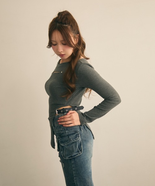 TITTY&CO.（ティティーアンドコー）の「アシメデザインスタッズリブトップス（Tシャツ/カットソー・レディース・グレー/ブラック・FREE）」の22枚目の写真