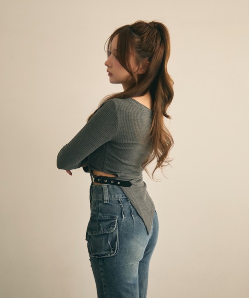 TITTY&CO.（ティティーアンドコー）の「アシメデザインスタッズリブトップス（Tシャツ/カットソー・レディース・グレー/ブラック・FREE）」の21枚目の写真