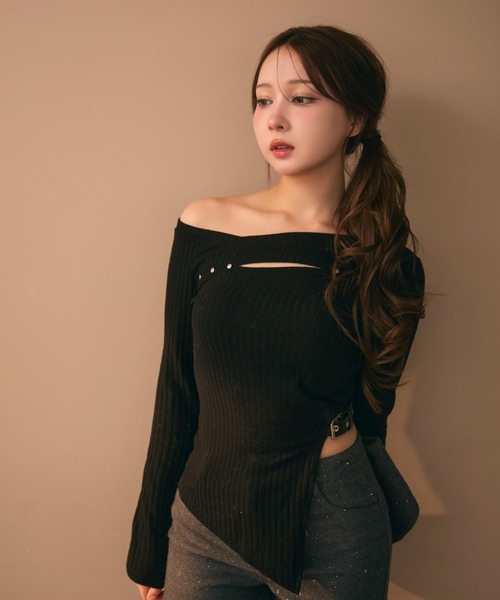 TITTY&CO.（ティティーアンドコー）の「アシメデザインスタッズリブトップス（Tシャツ/カットソー・レディース・グレー/ブラック・FREE）」の10枚目の写真