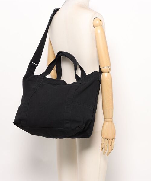 BY THE BAY（バイザベイ）の「【2WAY・軽量・使いやすい】ドローストリング2WAYショルダー＆バックパック／2色展開｜ホワイト ブラック 大容量 通勤 通学 アウトドア 大人カジュアル（トートバッグ・レディース・ブラック/ホワイト・FREE）」の8枚目の写真