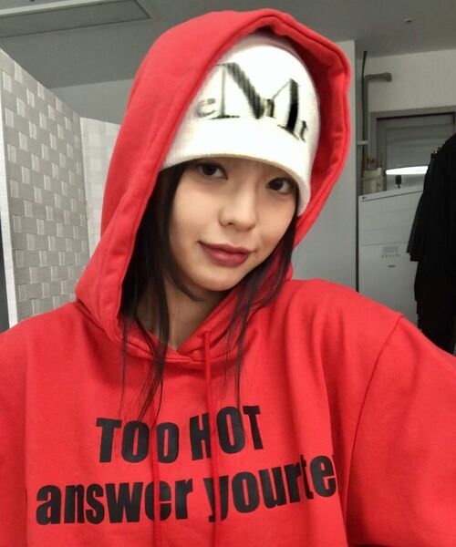 MUCENT(ムセント)の「ツーハットフードパーカー(成人男女共用)(パーカー・レディース・レッド・SMALL/LARGE)」の11枚目の写真