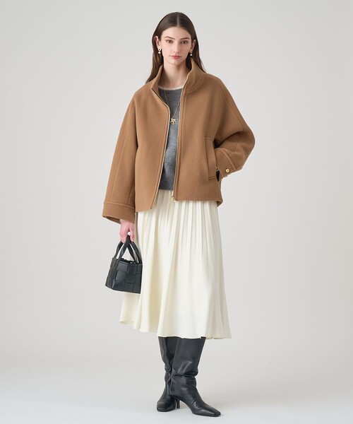 ANAYI（アナイ）の「ラムショートビーバースタンドブルゾン（テーラードジャケット・レディース・ホワイト/キャメル/ブラック・38/36）」の5枚目の写真