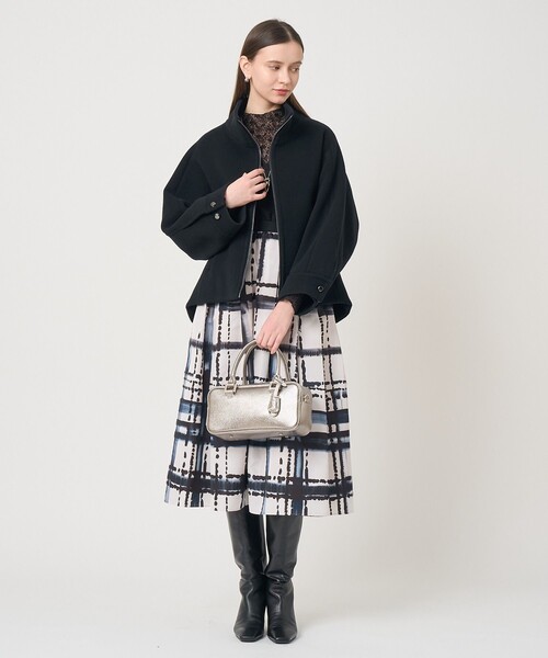 ANAYI（アナイ）の「ラムショートビーバースタンドブルゾン（テーラードジャケット・レディース・ホワイト/キャメル/ブラック・38/36）」の16枚目の写真