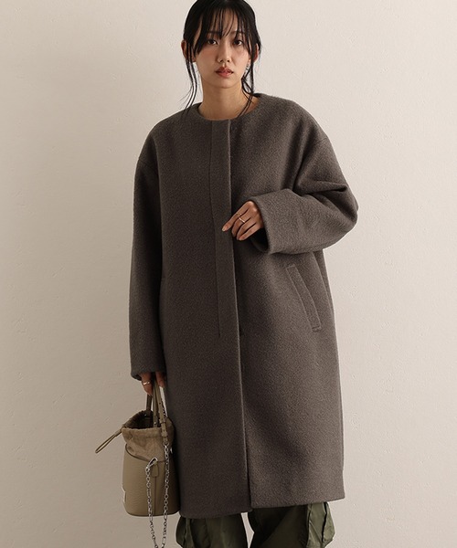 ElegChic(エレグシック)の「フェイクウールラムライクコート(ノーカラーコート・レディース・モカ/アイボリー/ネイビー・M/L)」の3枚目の写真