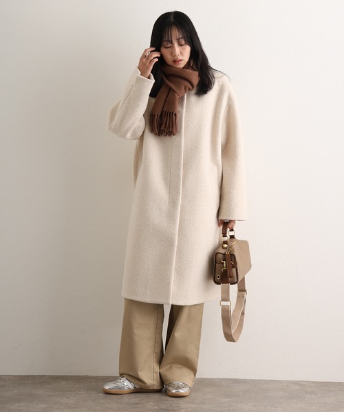 ElegChic(エレグシック)の「フェイクウールラムライクコート(ノーカラーコート・レディース・モカ/アイボリー/ネイビー・M/L)」の8枚目の写真