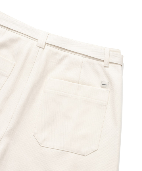 COVERNAT(カバーナット)の「コットンツイルツータックセミワイドフィットチノパンツアイボリー(その他パンツ・レディース・その他・SMALL/MEDIUM/LARGE/X-LARGE)」の8枚目の写真