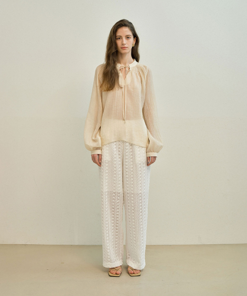 MAYVERU(メイバーユー)の「Thea Blouse _ Cream(シャツ/ブラウス・レディース・Cream・FREE)」の3枚目の写真
