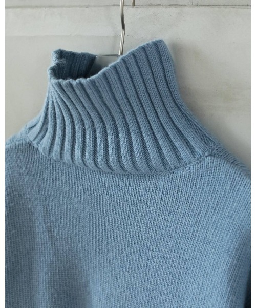anuke(アンヌーク)の「Merinowool Turtle Knit(ニット/セーター・レディース・クリーム/ブラック/ブルー系その他・FREE)」の8枚目の写真
